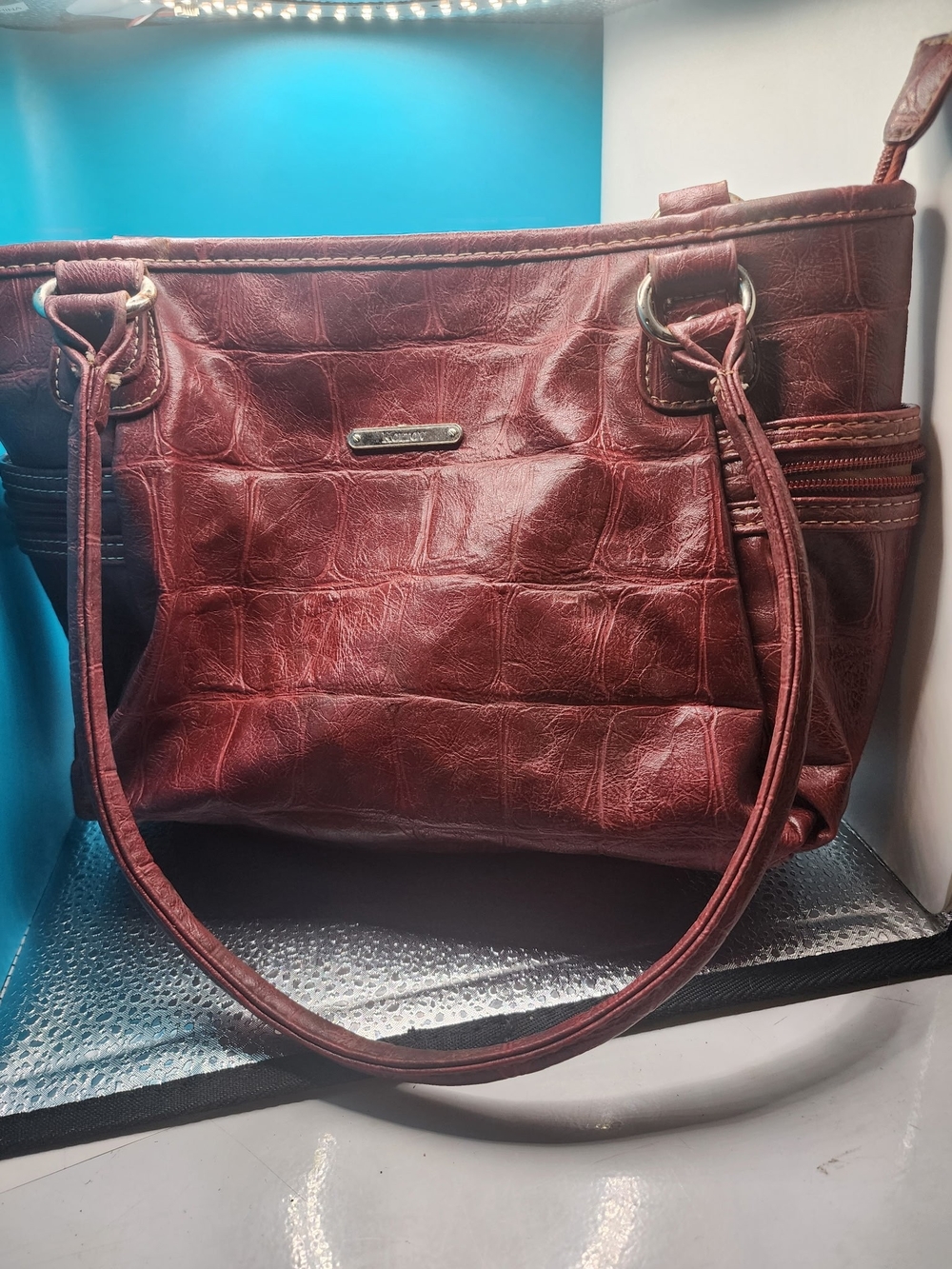 Croc-Embossed Shoulder Tote Bag in Burgundy